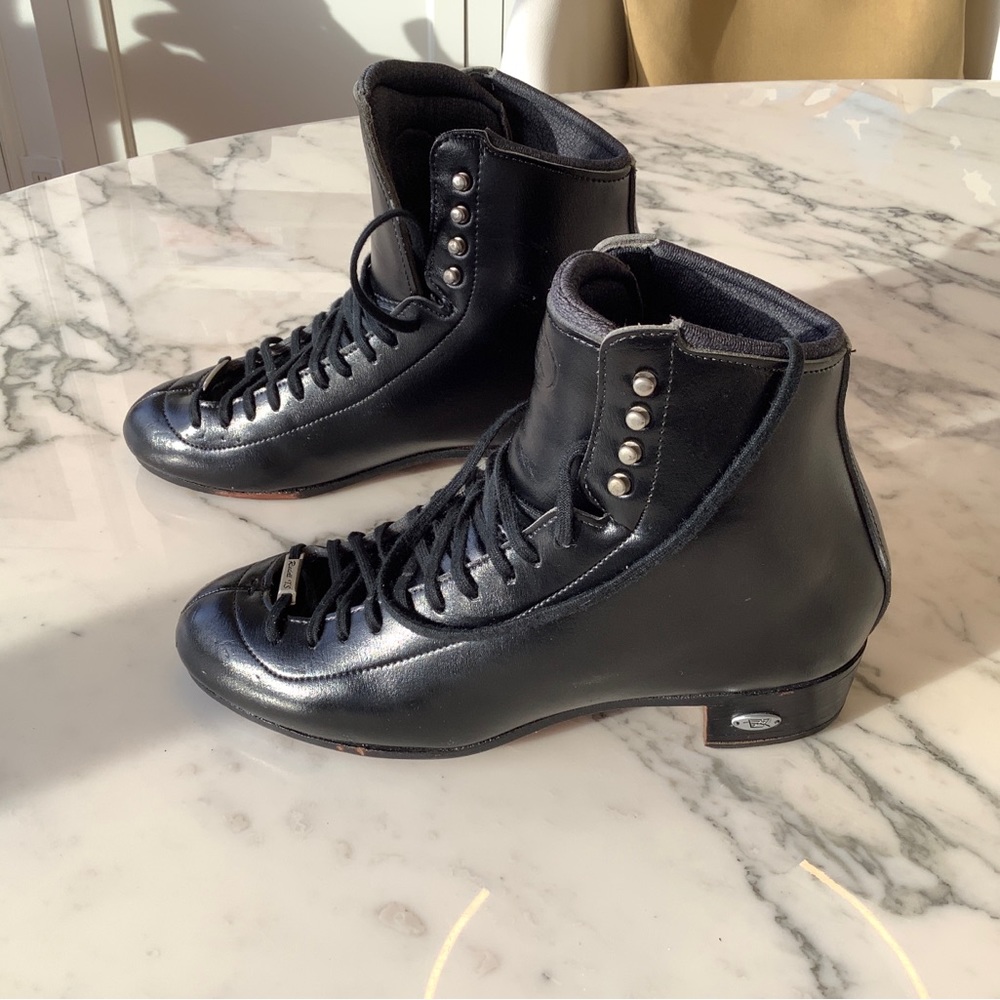 Men’s Black Leather Riedell Figure Skating Boots 10N